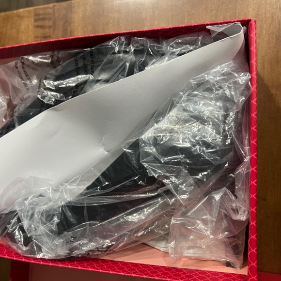 Kelly & Katie Misha Pump - Picture 4 of 5